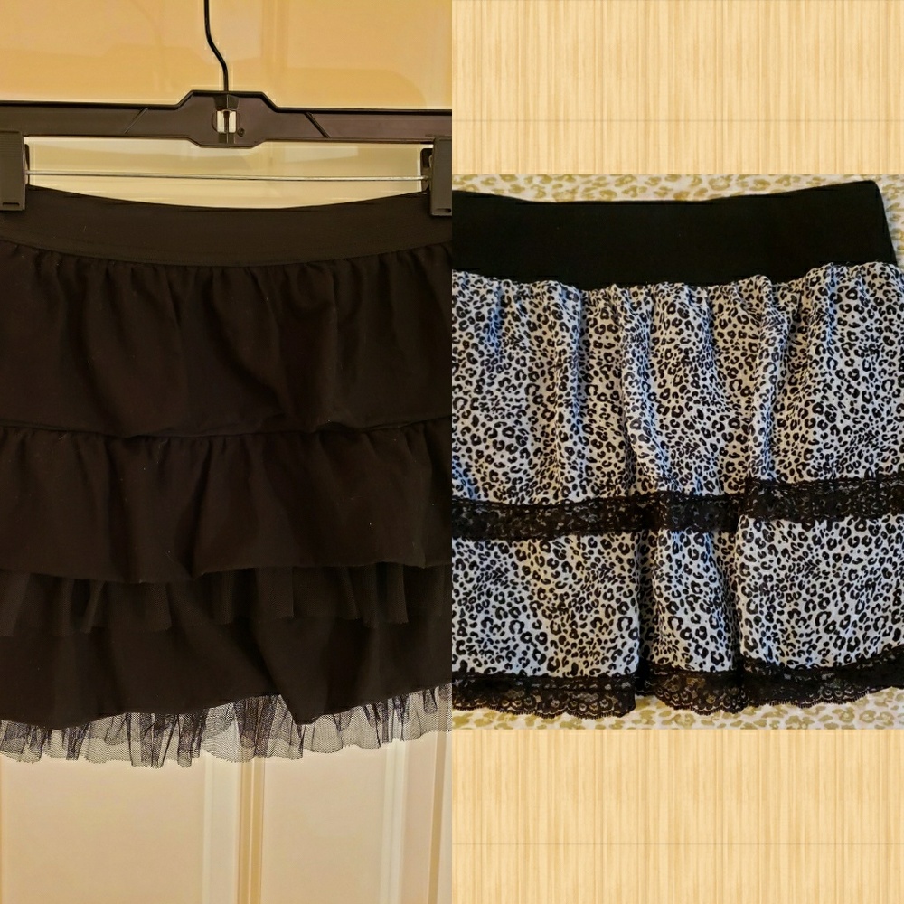 (2) IZ Amy Byer skirts